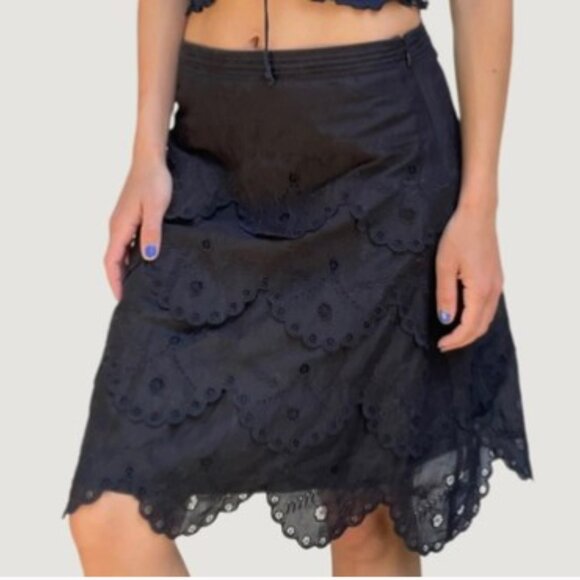BCBGMaxAzria Black Scalloped Embroidered Skirt Size 4 - Picture 1 of 6